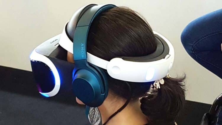Girl PSVR Japan Expo 2016